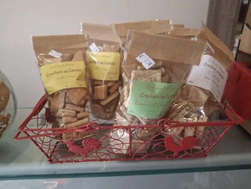 Découvrez les crackers du fournil d'El Pais à la Ferme Le Clavel, Vallesvilles, Ferme Le Clavel
