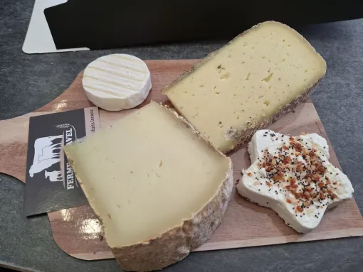 À la Ferme Le Clavel, découvrez nos plateaux de fromage pour toutes vos occasions !, Vallesvilles, Ferme Le Clavel
