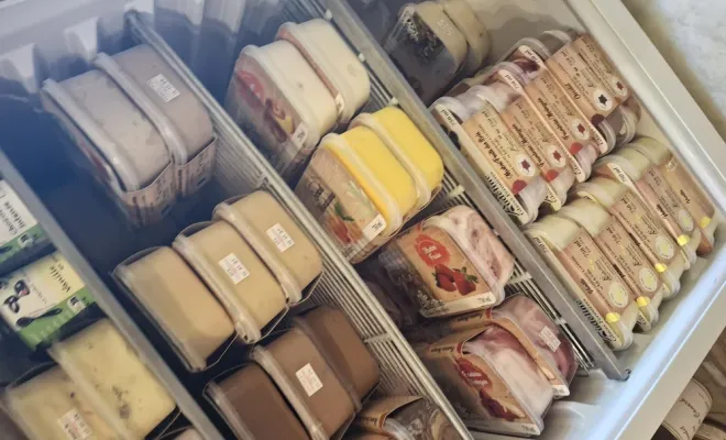 L'arrivée des glaces 🍦🍧😋, Vallesvilles, Ferme Le Clavel